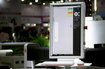 1500*3000mm 500w Racuys Or Ipg Fiber Laser Cutting Machine 1500*3000mm 500w Racuys tai Ipg Fiber Laserleikkauskone