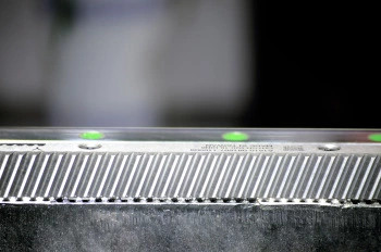 1500*3000mm 500w Racuys Or Ipg Fiber Laser Cutting Machine 1500*3000mm 500w Racuys tai Ipg Fiber Laserleikkauskone