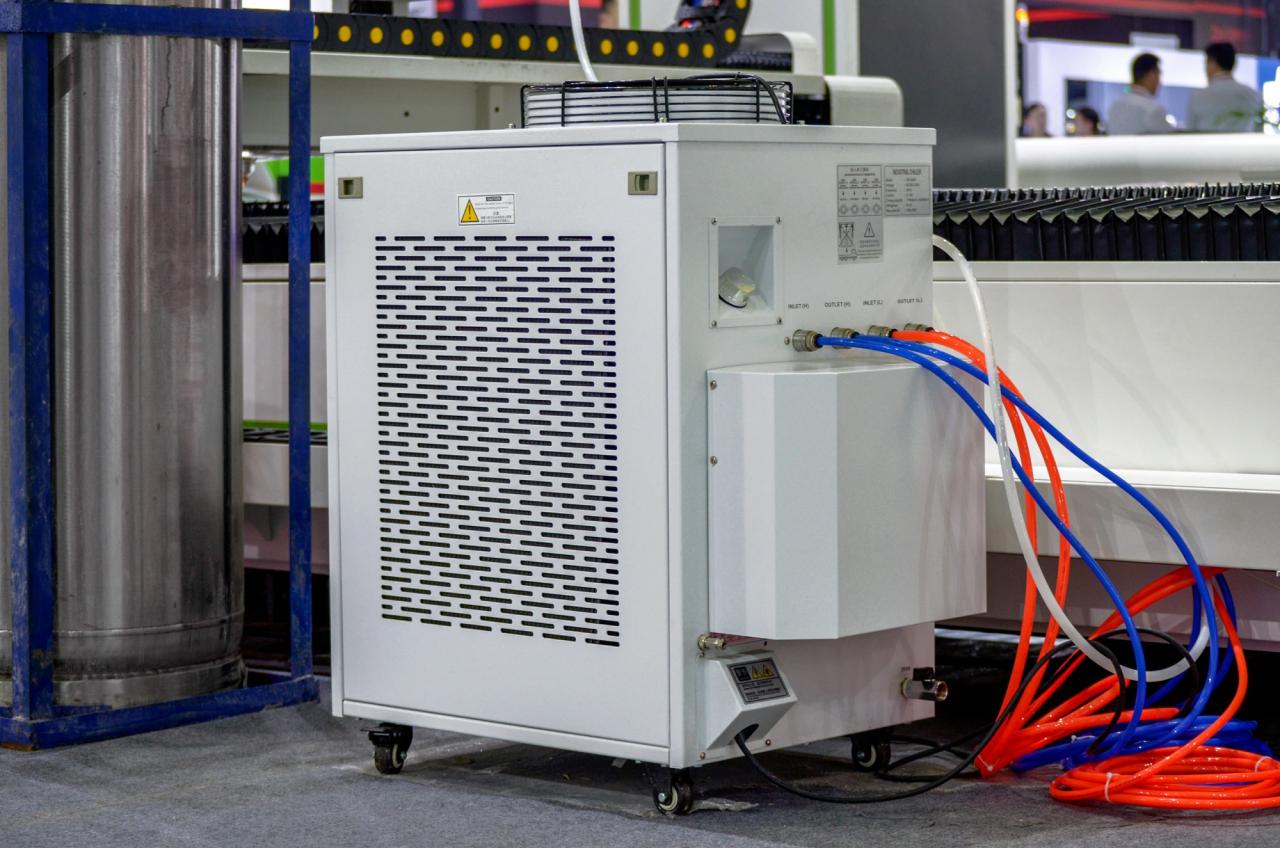 1500*3000mm 500w Racuys Or Ipg Fiber Laser Cutting Machine 1500*3000mm 500w Racuys tai Ipg Fiber Laserleikkauskone