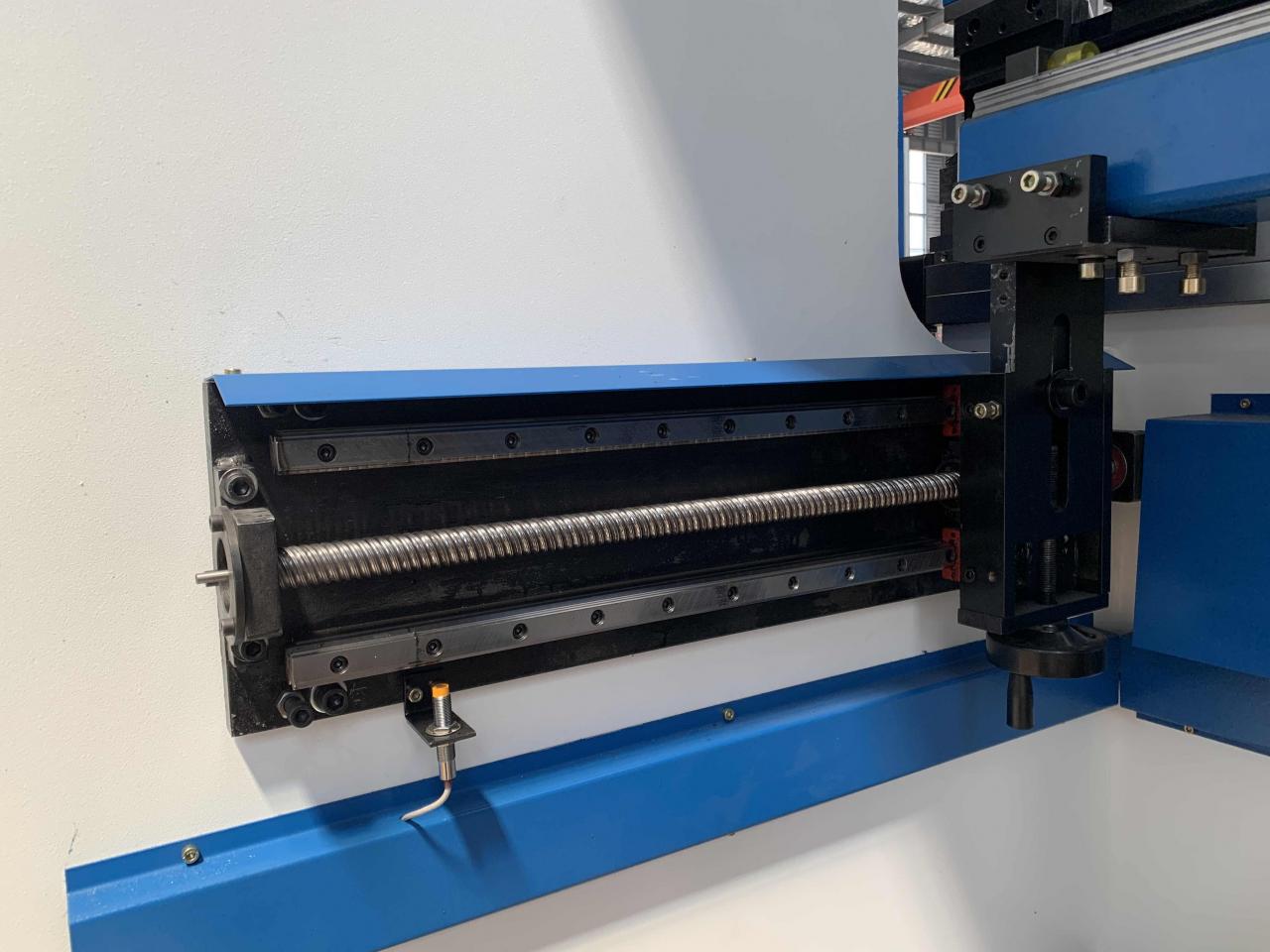 160t-4000 4-axis Cnc Hydraulic Bending Machine Press Brake 160t-4000 4-akselinen CNC-hydraulinen taivutuskone Paina jarrua