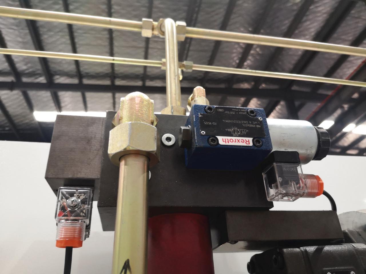 160t-4000 4-axis Cnc Hydraulic Bending Machine Press Brake 160t-4000 4-akselinen CNC-hydraulinen taivutuskone Paina jarrua