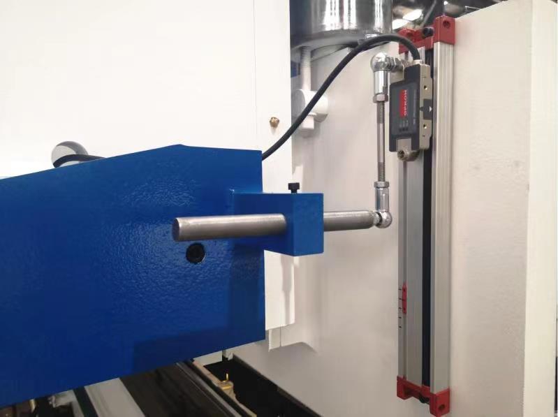 160t-4000 4-axis Cnc Hydraulic Bending Machine Press Brake 160t-4000 4-akselinen CNC-hydraulinen taivutuskone Paina jarrua