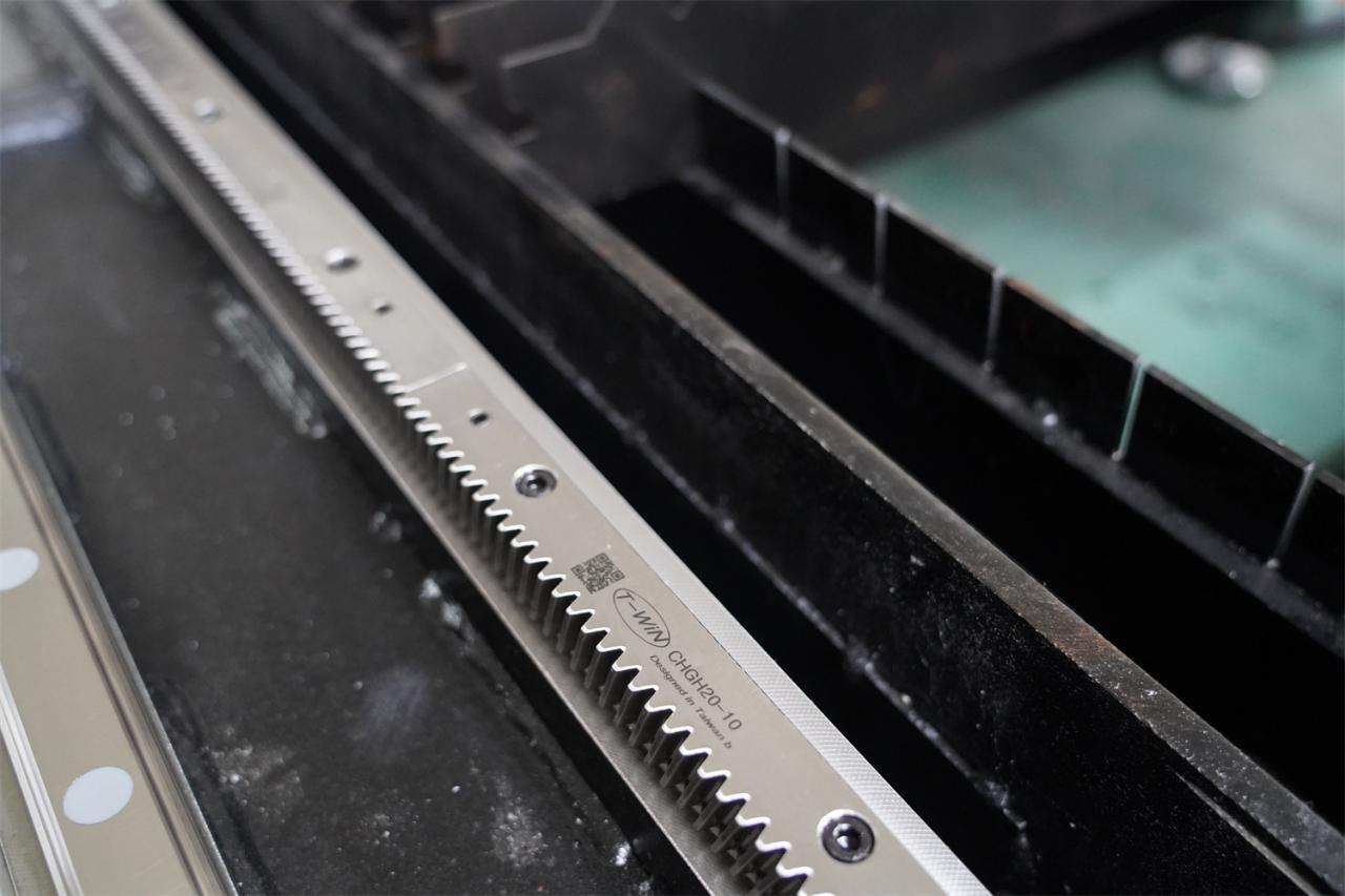 3015 4kw 1kw 2kw 3kw Stainless Steel Cnc Fiber Laser Cutting Machine 3015 4kw 1kw 2kw 3kw ruostumaton teräs Cnc kuitu laserleikkauskone