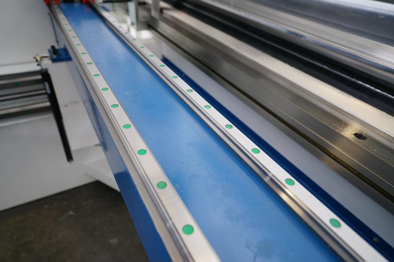 4 Axis Cnc Tandem Press Brake With Delem Da58t 2d Graphical Controller 4 Axis Cnc Tandem Press Brake Delem Da58t 2d Graafisella ohjaimella