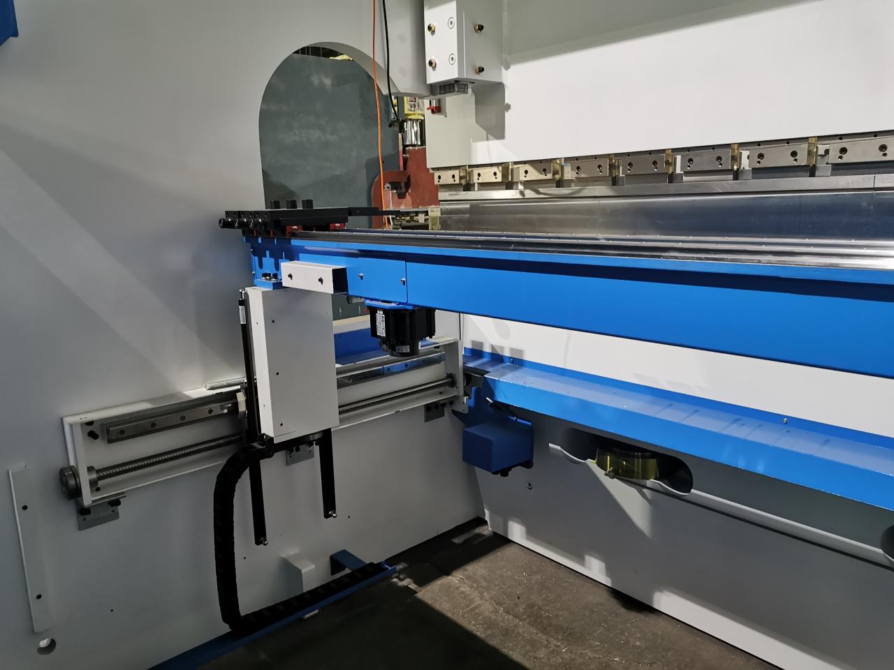 4 Axis Cnc Tandem Press Brake With Delem Da58t 2d Graphical Controller 4 Axis Cnc Tandem Press Brake Delem Da58t 2d Graafisella ohjaimella