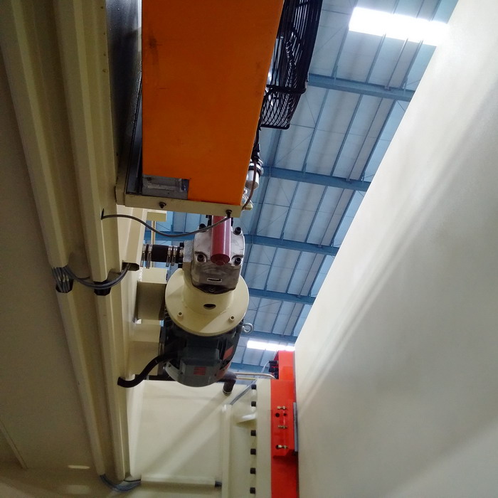 4 Axis Cnc Tandem Press Brake With Delem Da58t 2d Graphical Controller 4 Axis Cnc Tandem Press Brake Delem Da58t 2d Graafisella ohjaimella