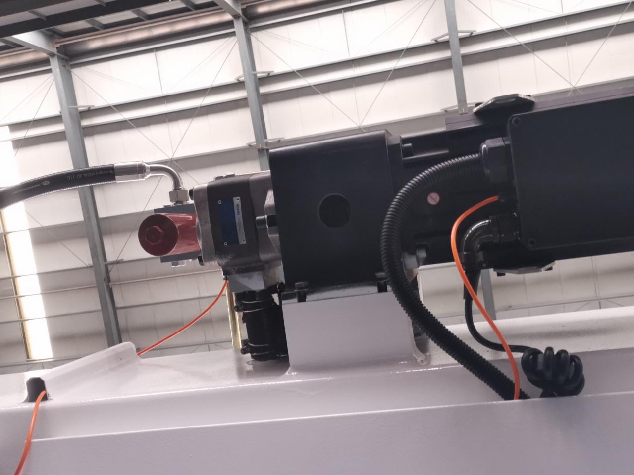 4 Axis Cnc Tandem Press Brake With Delem Da58t 2d Graphical Controller 4 Axis Cnc Tandem Press Brake Delem Da58t 2d Graafisella ohjaimella