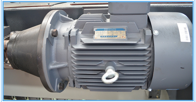 60t Q35-16 Hydraulic Ironworker Shearing Punching Bending And Notching Machine 60t Q35-16 Hydraulinen Ironworker Leikkaus Lävistys Taivutus- ja Lovikone