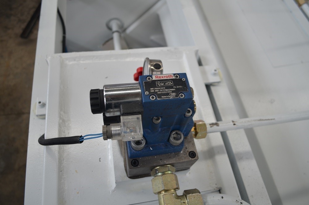 6*3200mm Guillotine Shears Metal Shear Hydraulic Iron Sheet Cutting Shearing Machine 6 * 3200 mm giljotiinileikkurit metallileikkurit hydraulinen rautalevyn leikkausleikkuukone