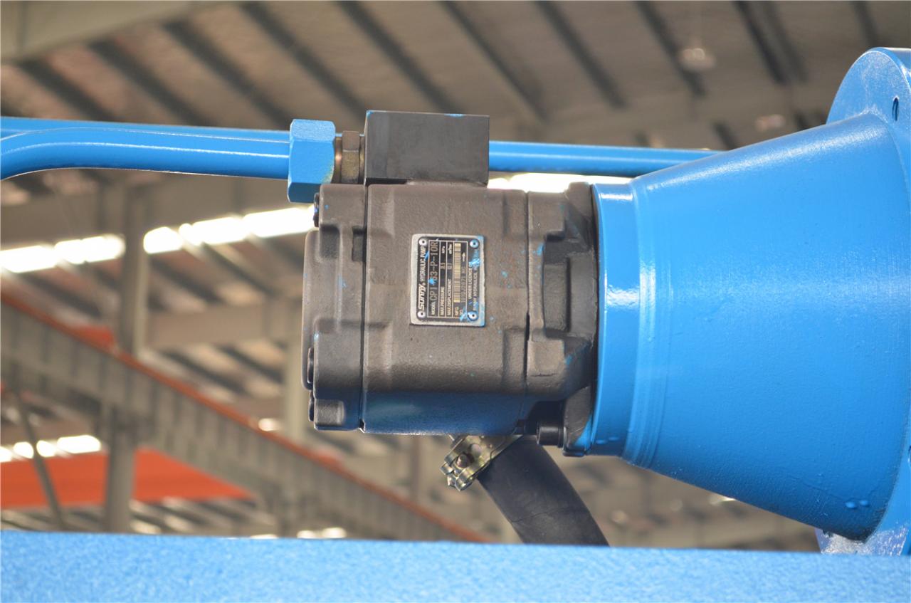 6*3200mm Guillotine Shears Metal Shear Hydraulic Iron Sheet Cutting Shearing Machine 6 * 3200 mm giljotiinileikkurit metallileikkurit hydraulinen rautalevyn leikkausleikkuukone