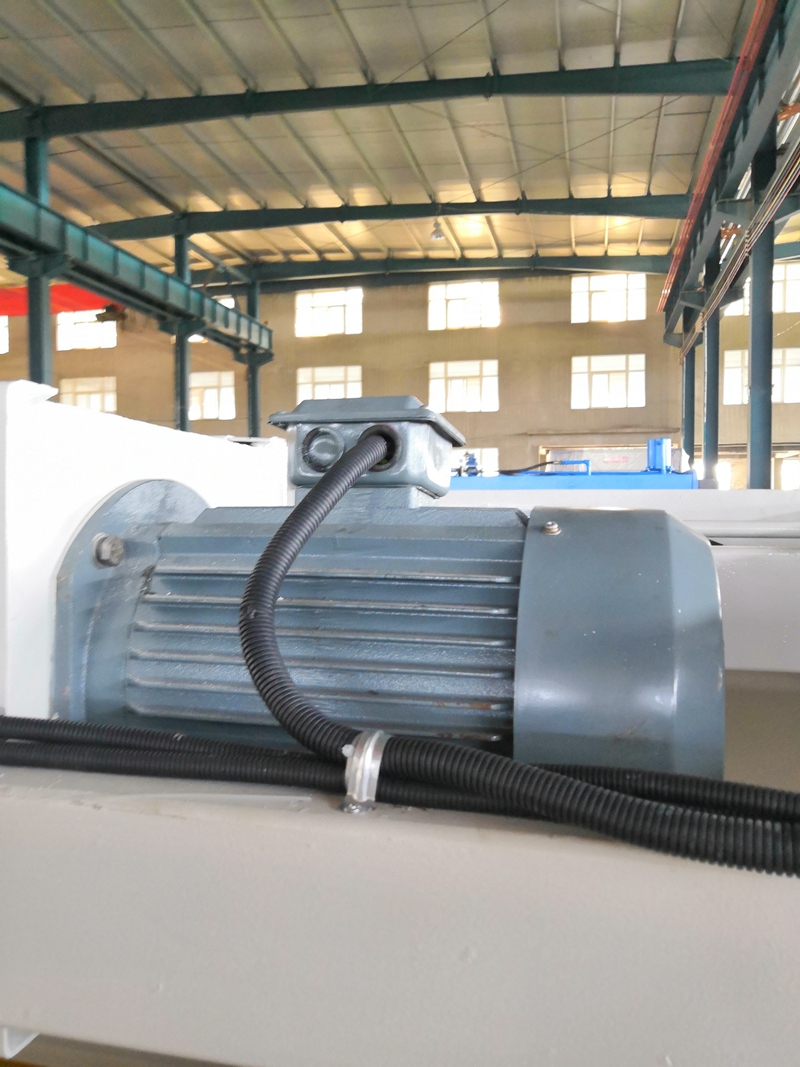 6mm Q11 Electric Sheet Plate Shearing Machine 8 Feet Sheet Metal Shearing Machine 6 mm Q11 sähköinen levylevyn leikkauskone 8 jalan metallilevyn leikkauskone