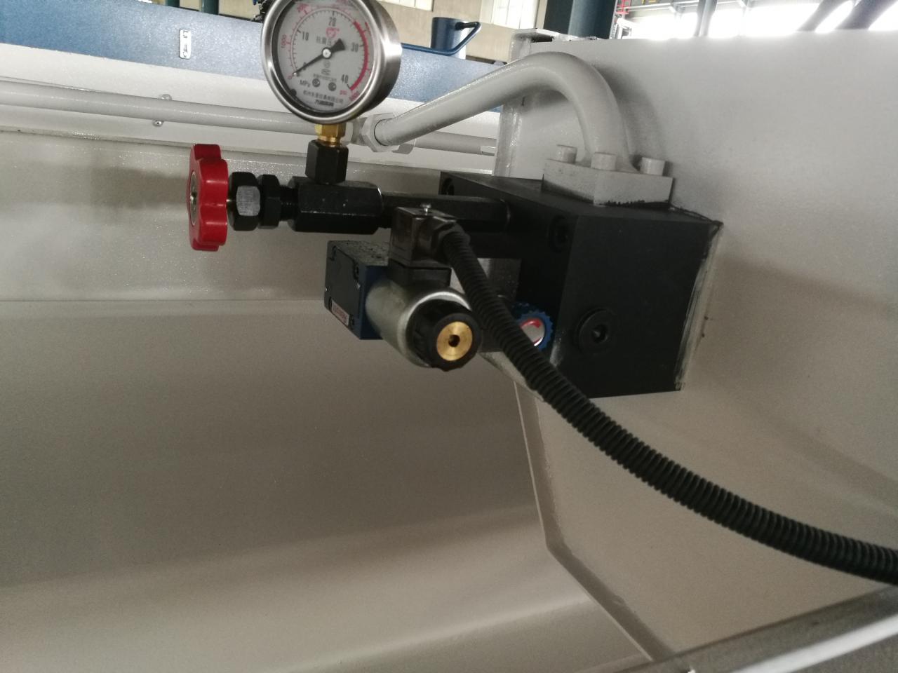 6mm Q11 Electric Sheet Plate Shearing Machine 8 Feet Sheet Metal Shearing Machine 6 mm Q11 sähköinen levylevyn leikkauskone 8 jalan metallilevyn leikkauskone