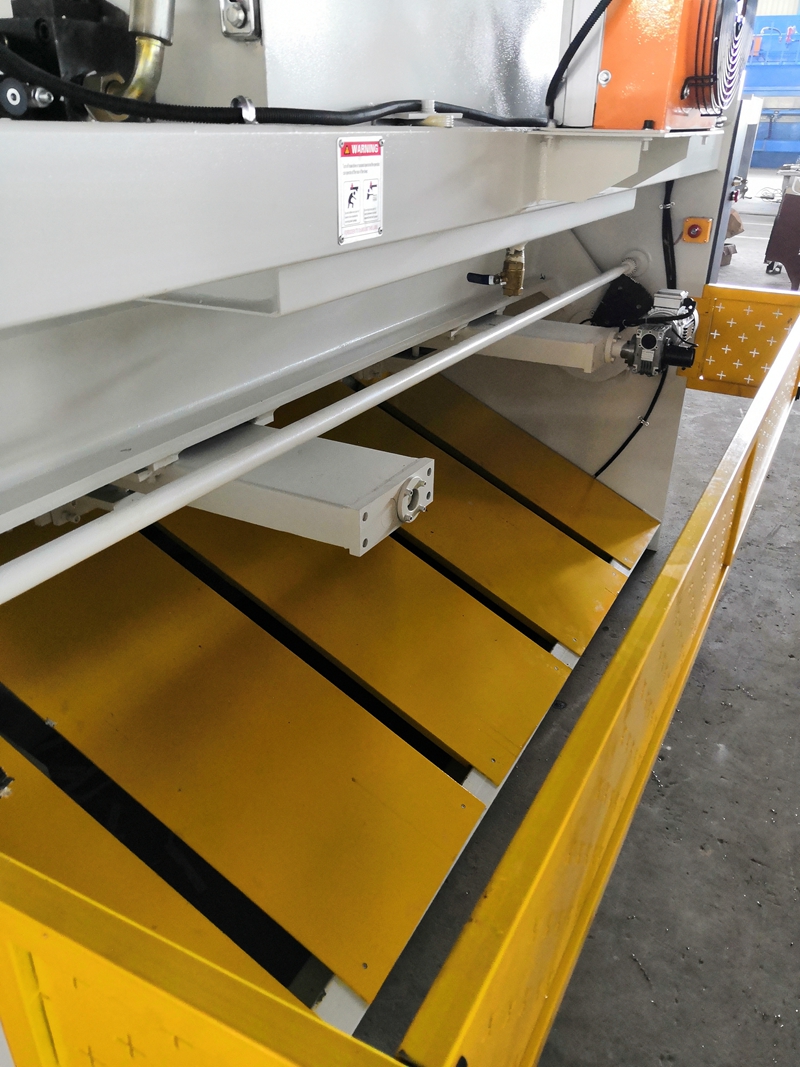 6mm Q11 Electric Sheet Plate Shearing Machine 8 Feet Sheet Metal Shearing Machine 6 mm Q11 sähköinen levylevyn leikkauskone 8 jalan metallilevyn leikkauskone