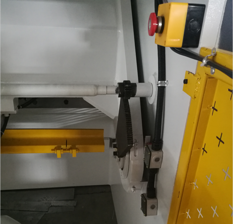 6mm Q11 Electric Sheet Plate Shearing Machine 8 Feet Sheet Metal Shearing Machine 6 mm Q11 sähköinen levylevyn leikkauskone 8 jalan metallilevyn leikkauskone