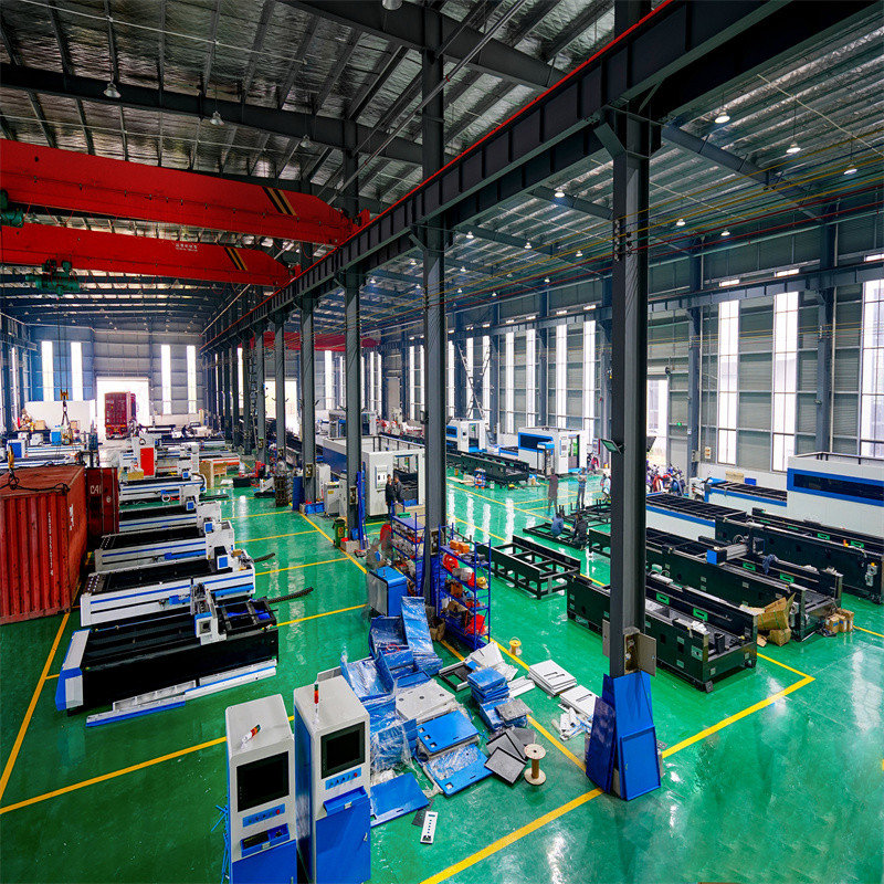 Suuritehoinen 3015 2000 W metallilevy CNC kuitu laserleikkauskone 3