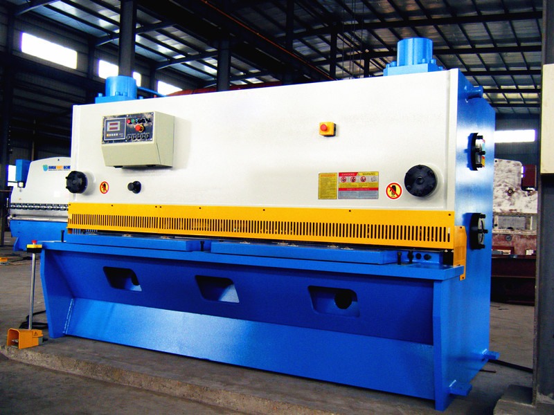 Aluminium Cutting Machine Hydraulic Guillotine Shearing Machine Pendulum Plate Shears Alumiinileikkuukoneen hydrauliset giljotiinileikkauskoneen heilurilevysakset