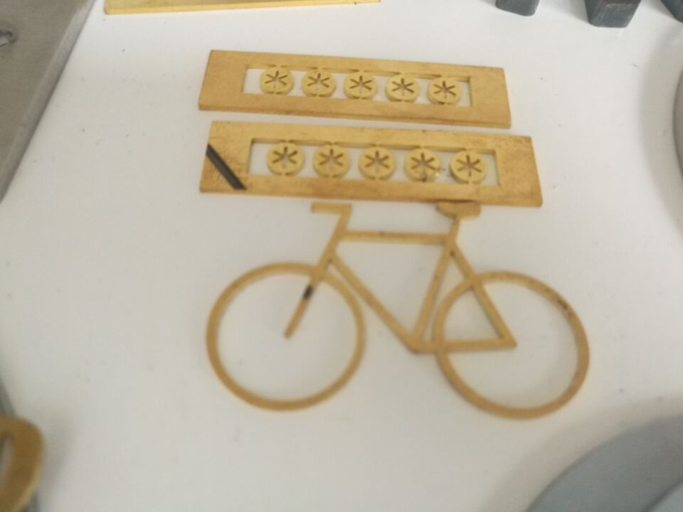 Cnc-kuitulaser-metallileikkauskone 2000w kuitulaserleikkauskone