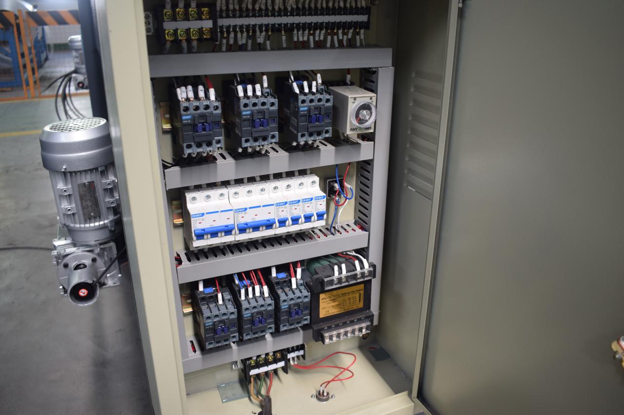 Cnc-levyn leikkauskone Teräslevyn hydraulinen leikkauskone