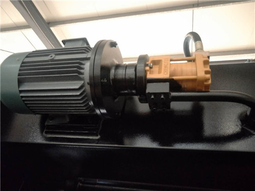 Da53t Cnc System Controller 125t4000 3+1 Axis Cnc Hydraulic Press Brake With Good Quality Da53t Cnc System Controller 125t4000 3+1 Axis Cnc Hydraulinen puristusjarru hyvällä laadulla