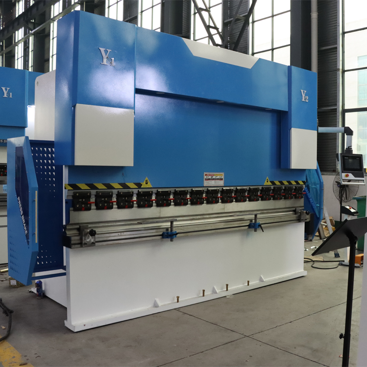 Electric Hydraulic Sheet 4 Axis Cnc Delem Press Brake 63t Metal Bending Machine Sähköinen hydraulinen levy 4 Axis Cnc Delem Press Brake 63t Metallin taivutuskone