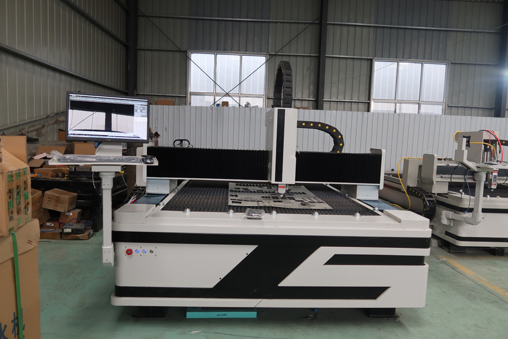 High Precision Fiber Laser Cutting Metal Stainless Steel Carbon 2000w High Precision Fiber Laser Leikkaus Metalli Ruostumaton Teräs Hiili 2000W
