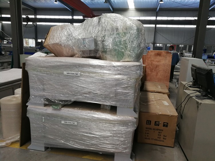 High Quality 1530 Fiber Laser Cutting Machine For Metal 500w 750w 1000w 1500w Korkealaatuinen 1530 kuitu laserleikkauskone metallille 500w 750w 1000w 1500w