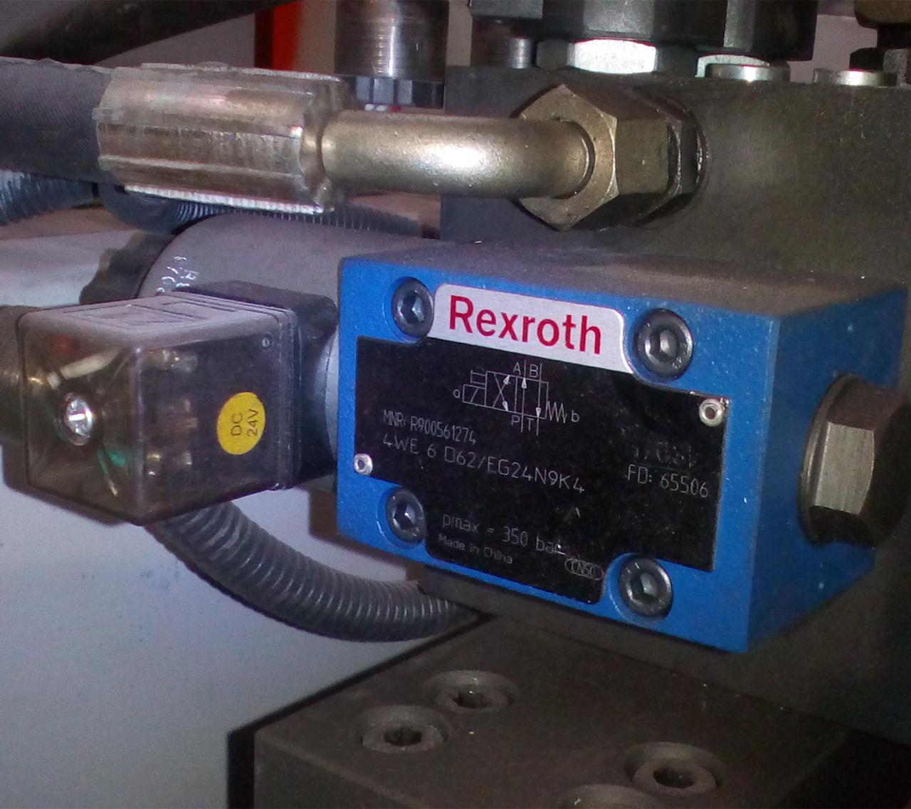 High Quality 3m Press Brake Machine Hydraulic 100 Ton For Sheet Metal Bending Korkealaatuinen 3 metrin puristusjarrukone, hydraulinen 100 tonnia levyn taivutukseen