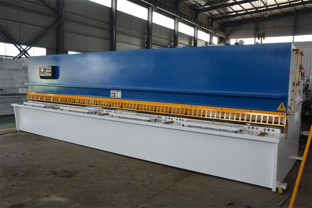 Hydraulic Pendulum Shearing Machine Cnc Automatic Guillotine Shearing Machine Hydraulinen heilurileikkauskone Cnc: n automaattinen giljotiinileikkauskone