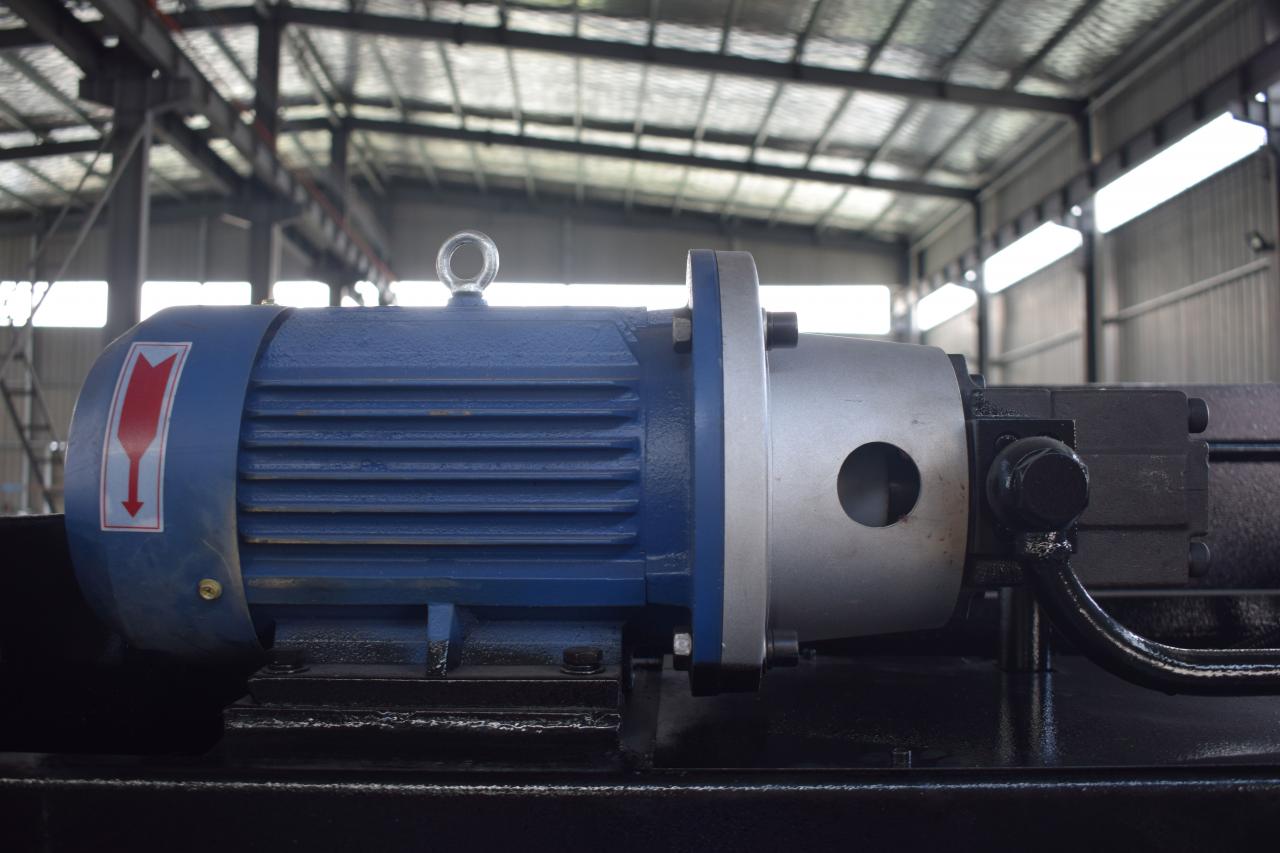 Hydraulinen ohutlevytaivutus Cnc-puristinkone Wc67y