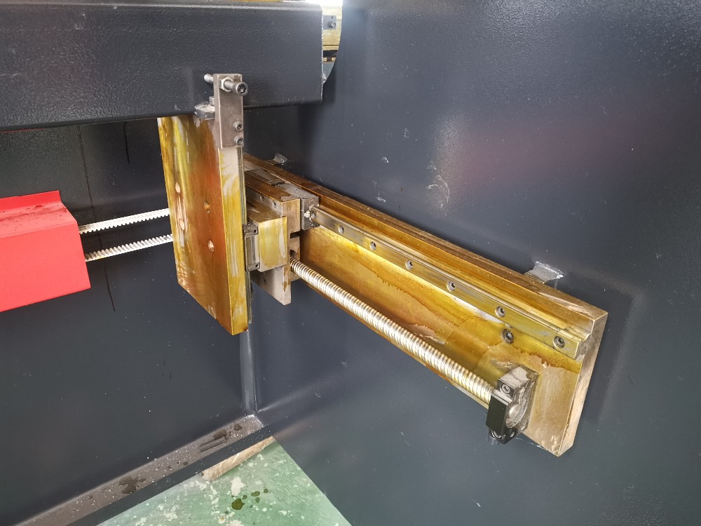 Hydraulic Stainless Steel Wc67y/k-300/6000 Mould Crowning Press Brake Hydraulinen ruostumaton teräs Wc67y/k-300/6000 muotin kruunupuristin jarru