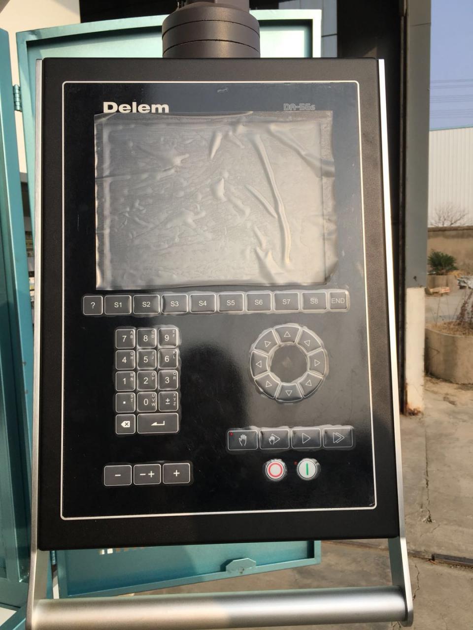 Hydraulic Stainless Steel Wc67y/k-300/6000 Mould Crowning Press Brake Hydraulinen ruostumaton teräs Wc67y/k-300/6000 muotin kruunupuristin jarru