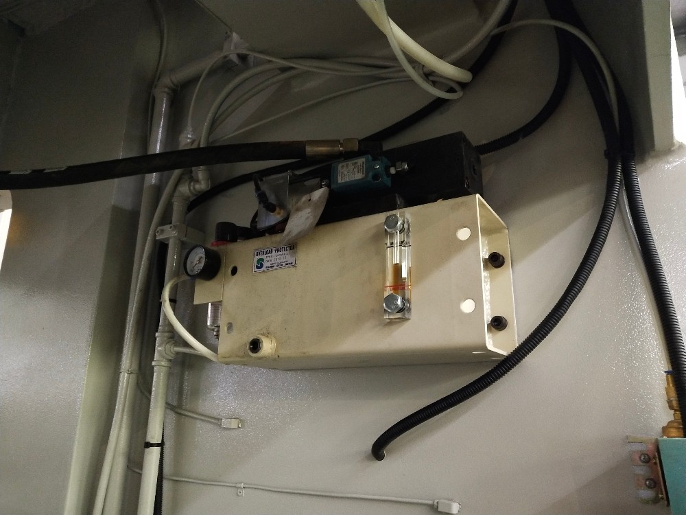 Pneumatic Friction Clutch High Performance Punch Press Machine Pneumaattinen kitkakytkin, korkea suorituskykyinen rei'ityskone