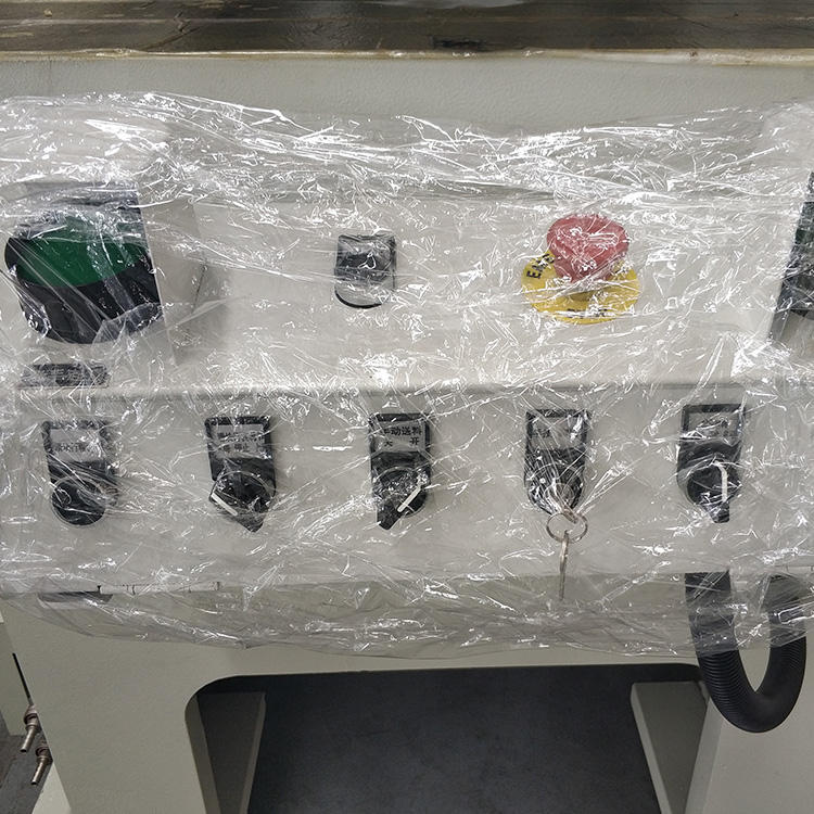 Pneumatic Friction Clutch High Performance Punch Press Machine Pneumaattinen kitkakytkin, korkea suorituskykyinen rei'ityskone