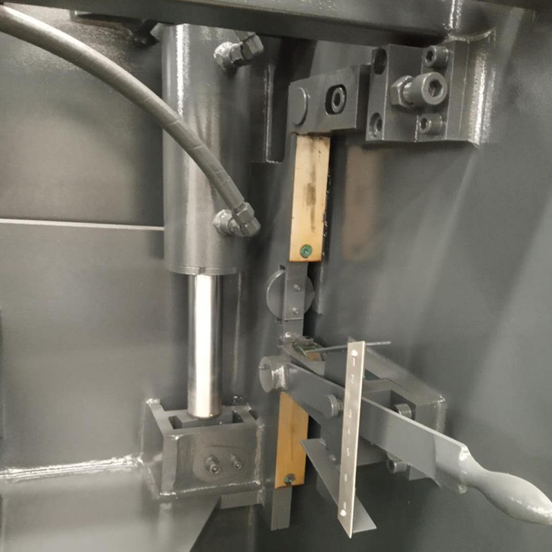 Qc12k-4x2500 Cnc Hydraulic Customized Shearing Machine Cutting Machine Qc12k-4x2500 Cnc hydraulinen räätälöity leikkauskoneen leikkauskone