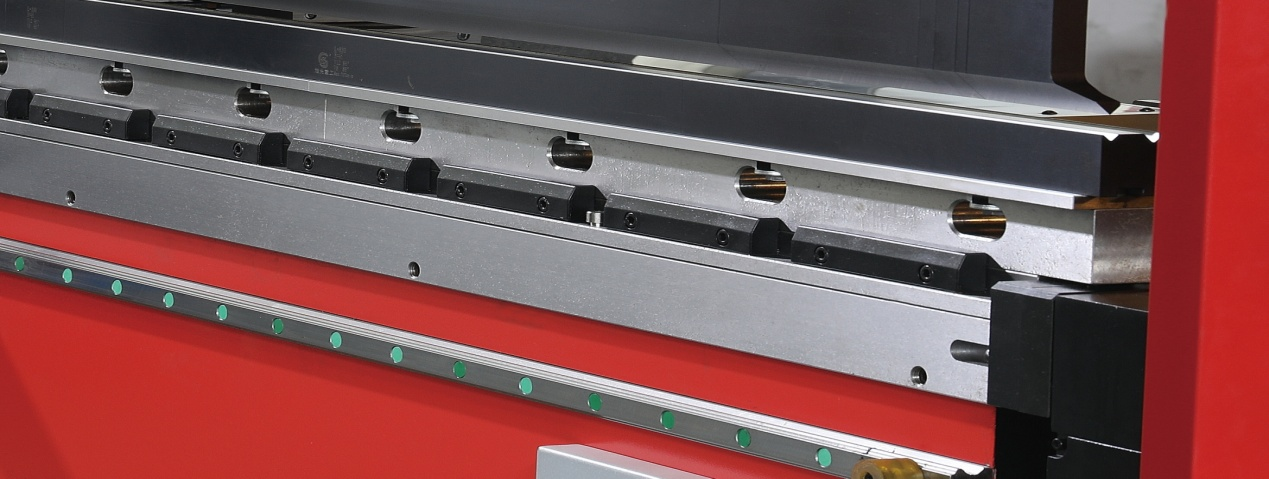 Steel Sheet Aluminum Bending Hydraulic Press Brake Machine Teräslevyä alumiinia taivutus hydraulipuristimen jarrukone