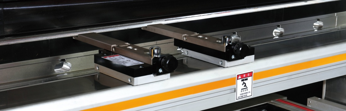 Steel Sheet Aluminum Bending Hydraulic Press Brake Machine Teräslevyä alumiinia taivutus hydraulipuristimen jarrukone