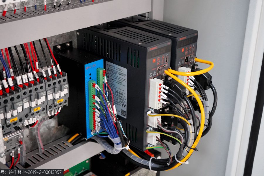 Wc67 Hydraulic Press Brake / CNC Press Bending Machine / Plate Bending Machine China Wc67 hydraulinen puristinjarru / CNC-puristin taivutuskone / levyn taivutuskone Kiina