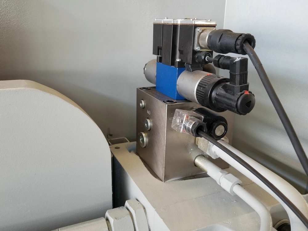 Wc67k 100 tonnin 200 tonnin hydraulinen CNC-puristin jarrukone rautametalliteräslevylle